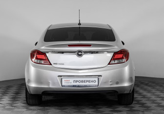 Подержанный автомобиль Opel Insignia Liftback 2011 года (6 фото)