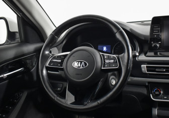 Подержанный автомобиль Kia Seltos 2020 года (16 фото)