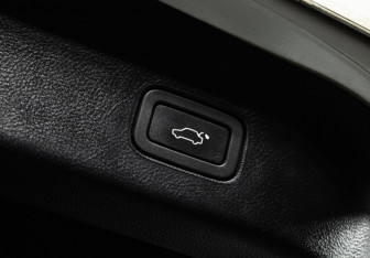 Подержанный автомобиль Land Rover Range Rover Sport 2013 года (26 фото)