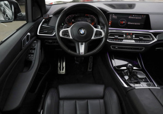 Подержанный автомобиль BMW X5 2019 года (13 фото)
