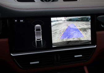 Подержанный автомобиль Porsche Cayenne 2019 года (20 фото)