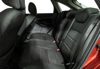Подержанный автомобиль Ford Focus Hatchback 2008 года (10 фото)