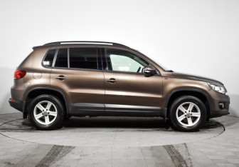 Подержанный автомобиль Volkswagen Tiguan 2015 года (4 фото)