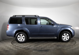 Подержанный автомобиль Nissan Pathfinder 2006 года (4 фото)
