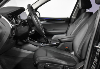 Подержанный автомобиль BMW X3 2019 года (11 фото)
