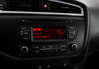 Подержанный автомобиль Kia Ceed Hatchback 2016 года (16 фото)