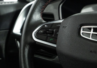 Подержанный автомобиль Geely Tugella 2022 года (26 фото)