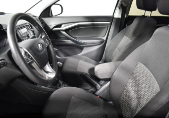 Подержанный автомобиль LADA (ВАЗ) Vesta Sedan 2019 года (10 фото)