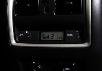 Подержанный автомобиль Infiniti QX60 2016 года (27 фото)