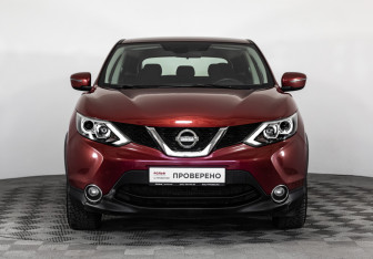 Подержанный автомобиль Nissan Qashqai 2017 года (2 фото)