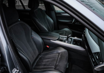 Подержанный автомобиль BMW X5 2018 года (25 фото)