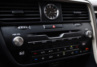 Подержанный автомобиль Lexus RX 2021 года (18 фото)