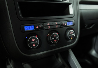 Подержанный автомобиль Volkswagen Golf Hatchback 2008 года (16 фото)