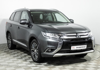 Подержанный автомобиль Mitsubishi Outlander 2015 года (3 фото)