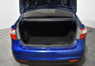 Подержанный автомобиль Kia Rio Sedan 2012 года (19 фото)
