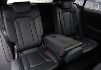 Подержанный автомобиль Audi Q8 2019 года (35 фото)