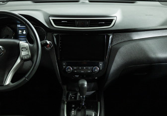 Подержанный автомобиль Nissan X-Trail 2018 года (14 фото)