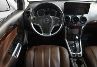 Подержанный автомобиль Opel Antara 2014 года (10 фото)