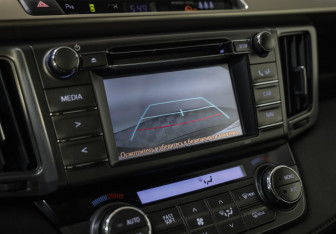 Подержанный автомобиль Toyota RAV4 2014 года (15 фото)