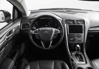Подержанный автомобиль Ford Mondeo Sedan 2017 года (11 фото)