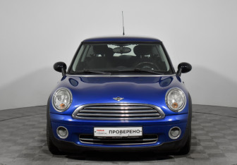 Подержанный автомобиль MINI Hatch 2008 года (2 фото)