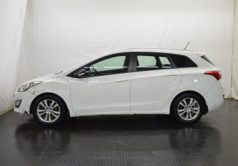 Подержанный автомобиль Hyundai i30 Wagon 2012 года (8 фото)