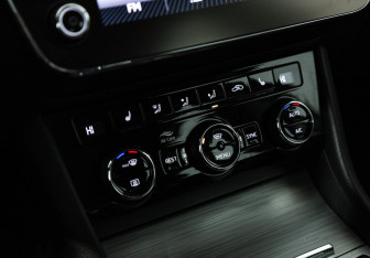 Подержанный автомобиль Skoda Superb Liftback 2020 года (17 фото)