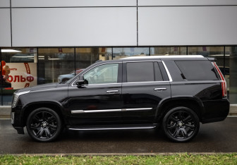 Подержанный автомобиль Cadillac Escalade Suv 2018 года (8 фото)