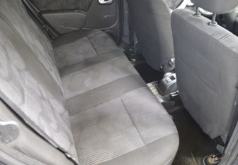 Подержанный автомобиль Renault Sandero 2011 года (13 фото)