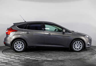 Подержанный автомобиль Ford Focus Hatchback 2013 года (4 фото)
