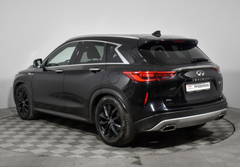 Подержанный автомобиль Infiniti QX50 2018 года (7 фото)