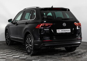 Подержанный автомобиль Volkswagen Tiguan 2019 года (8 фото)