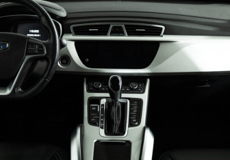 Подержанный автомобиль Geely Atlas 2021 года (14 фото)