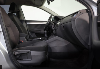 Подержанный автомобиль Skoda Octavia Liftback 2016 года (20 фото)