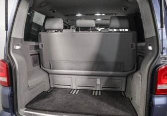 Подержанный автомобиль Volkswagen Multivan 2011 года (25 фото)