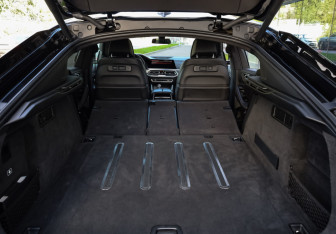 Подержанный автомобиль BMW X6 2021 года (19 фото)