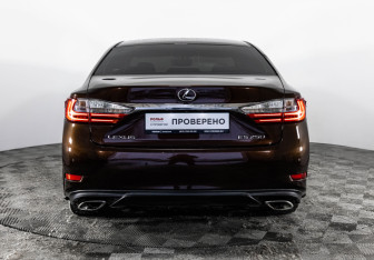 Подержанный автомобиль Lexus ES 2016 года (7 фото)