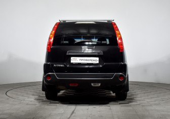 Подержанный автомобиль Nissan X-Trail 2008 года (6 фото)