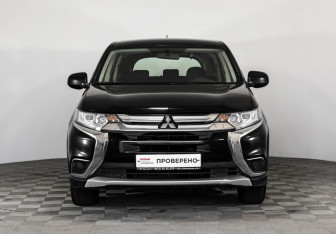 Подержанный автомобиль Mitsubishi Outlander 2016 года (2 фото)