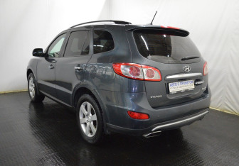 Подержанный автомобиль Hyundai Santa Fe 2011 года (7 фото)