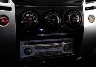 Подержанный автомобиль Mitsubishi Pajero Sport 2008 года (14 фото)