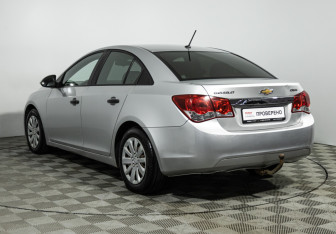 Подержанный автомобиль Chevrolet Cruze Sedan 2014 года (7 фото)