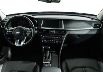 Подержанный автомобиль Kia Optima Sedan 2019 года (13 фото)