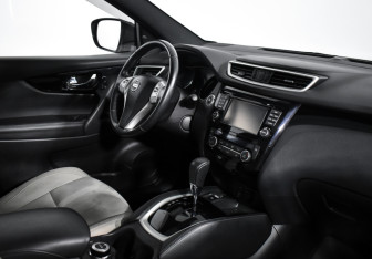 Подержанный автомобиль Nissan Qashqai 2017 года (14 фото)