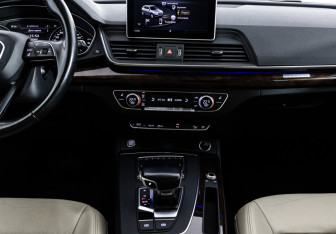 Подержанный автомобиль Audi Q5 2017 года (17 фото)