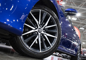 Подержанный автомобиль Toyota Camry Sedan 2021 года (3 фото)