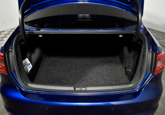 Подержанный автомобиль Volkswagen Jetta Sedan 2014 года (19 фото)