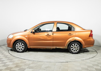 Подержанный автомобиль Chevrolet Aveo Sedan 2007 года (8 фото)