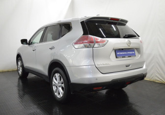 Подержанный автомобиль Nissan X-Trail 2018 года (7 фото)