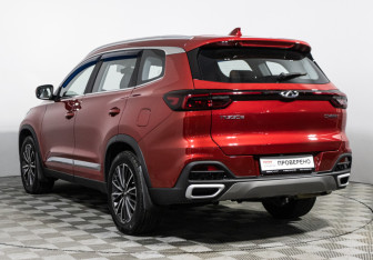 Подержанный автомобиль Chery Tiggo 8 2022 года (7 фото)